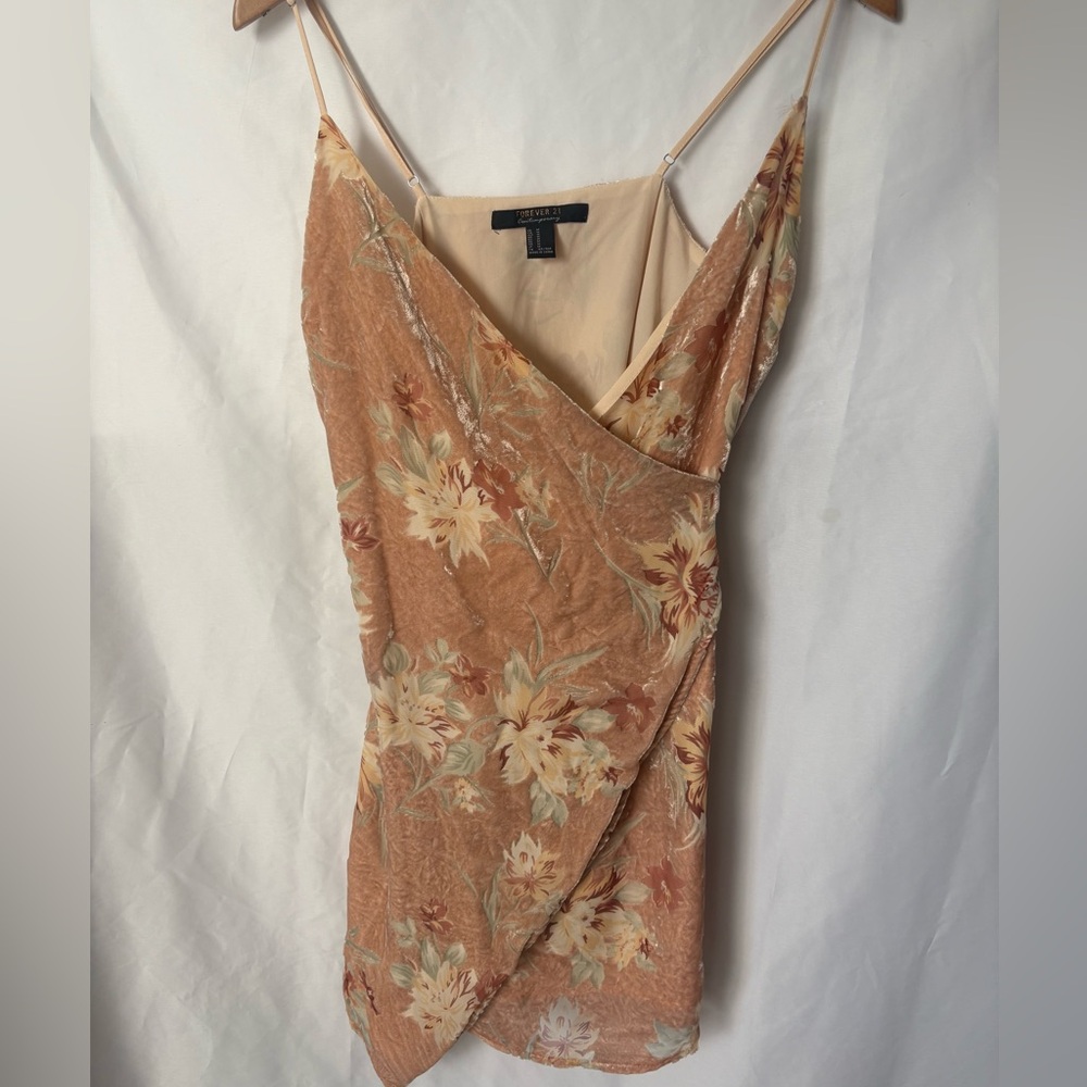 Forever 21 Floral Mini Dress in Peach and Cream Suede Size Medium, Camisole Fit